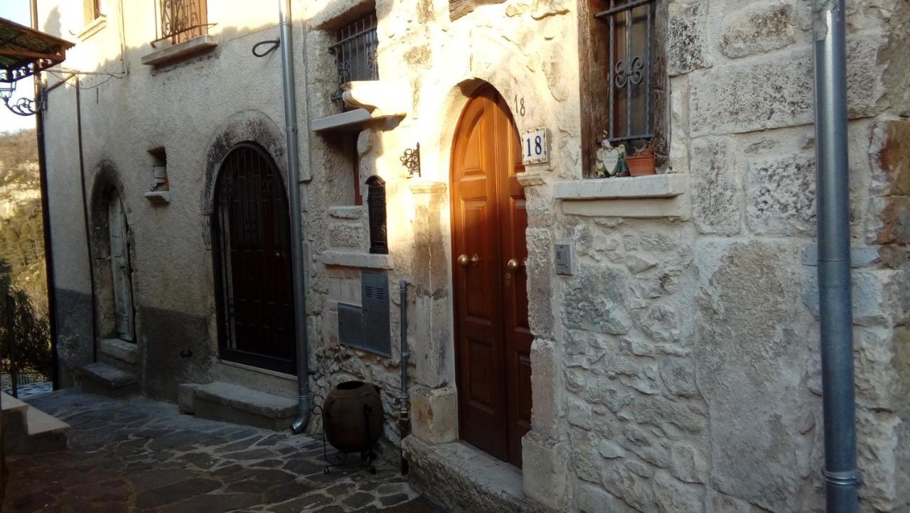 La Maison De Martine Bolognano Exteriör bild